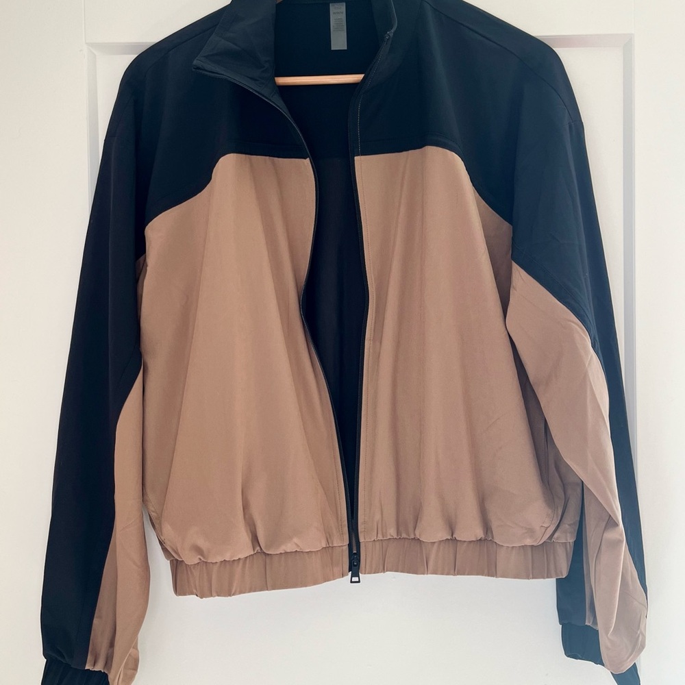 Beyond Yoga colorblock Go Retro Black and Tan Women's Jacket